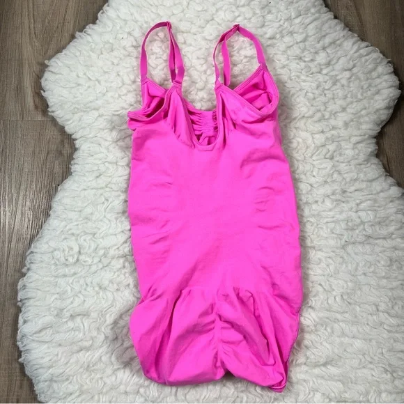 NEW Skims seamless sculpt brief bodysuit - Picture 8 of 11